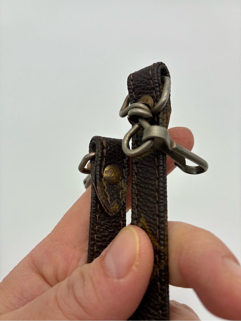 Louis Vuitton Monogram Slim Leather crossbody Strap - Brown with Gold - Picture 3 of 5